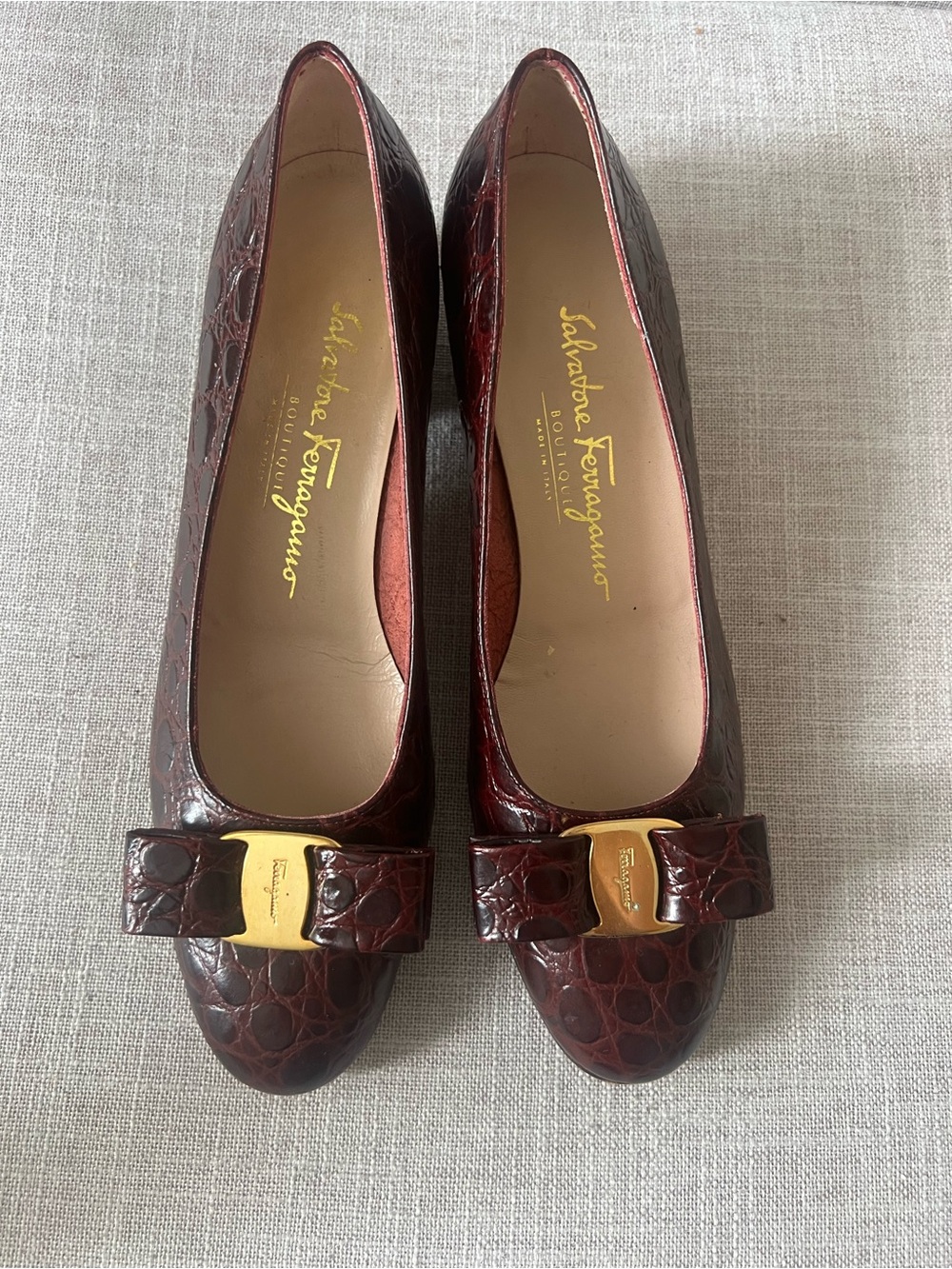 Salvatore Ferragamo Burgundy loafer Flats, 7.5, croc print, office dressy luxury